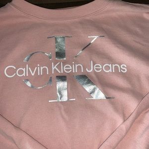 Calvin Klein dusty pink cropped light weight long sleeve sweatshirt. Size Small